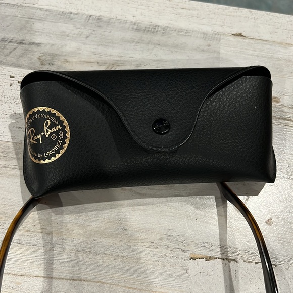 Ray Ban Polarized Sunglasses - Picture 3 of 7